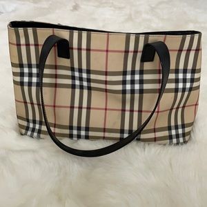 Burberry tote used good condition